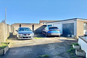 Photo 16- click for photo gallery